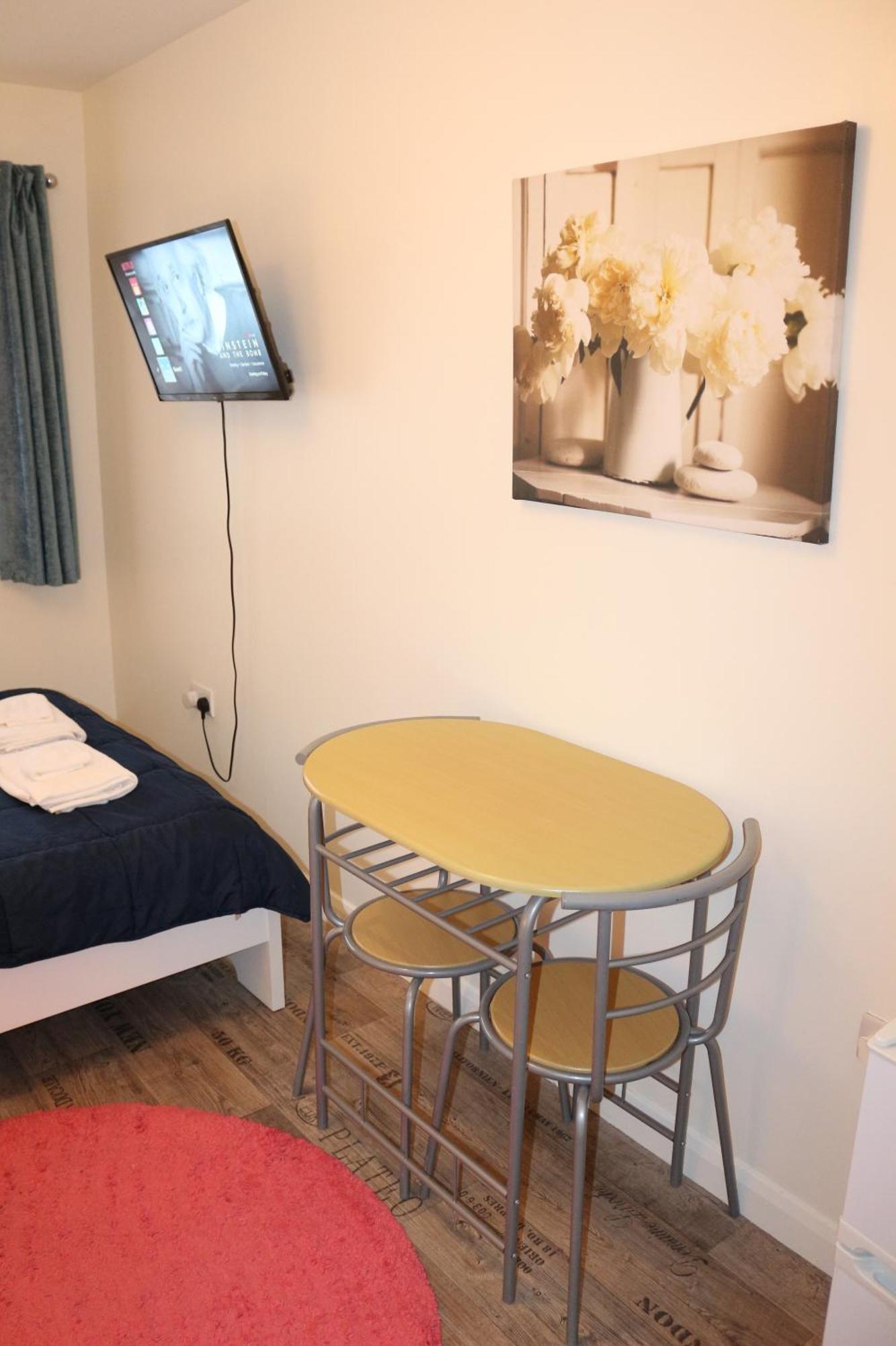 Ensuite Master Bedroom, Private Bathroom, Inside Family Home, Walking Distance To Harry Potter Watford  Ngoại thất bức ảnh